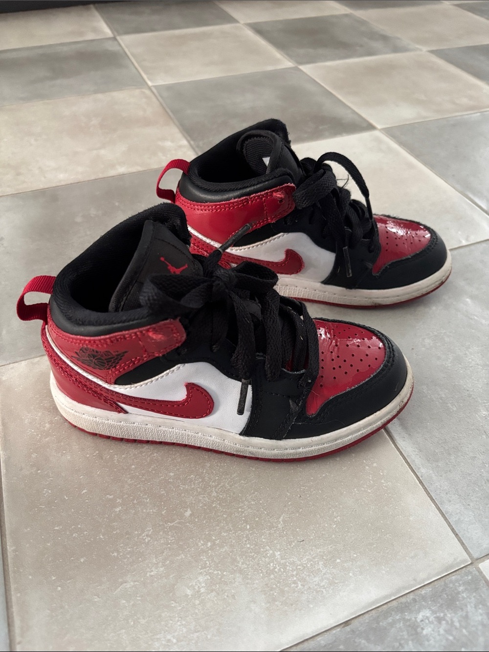 Jordan 1 mid SE 11 toddler Kids High-Top Sneakers in Black, Red, and White